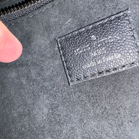 Louis Vuitton Black Shoulder Bag - Picture 4 of 5